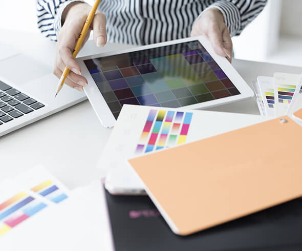 who・whatを明確化した、一貫性のあるクリエイティブ戦略