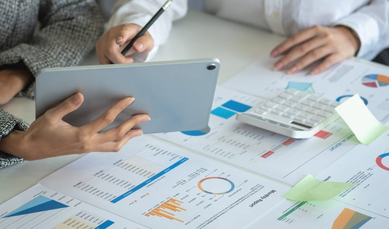 デジタルマーケティングコンサル 