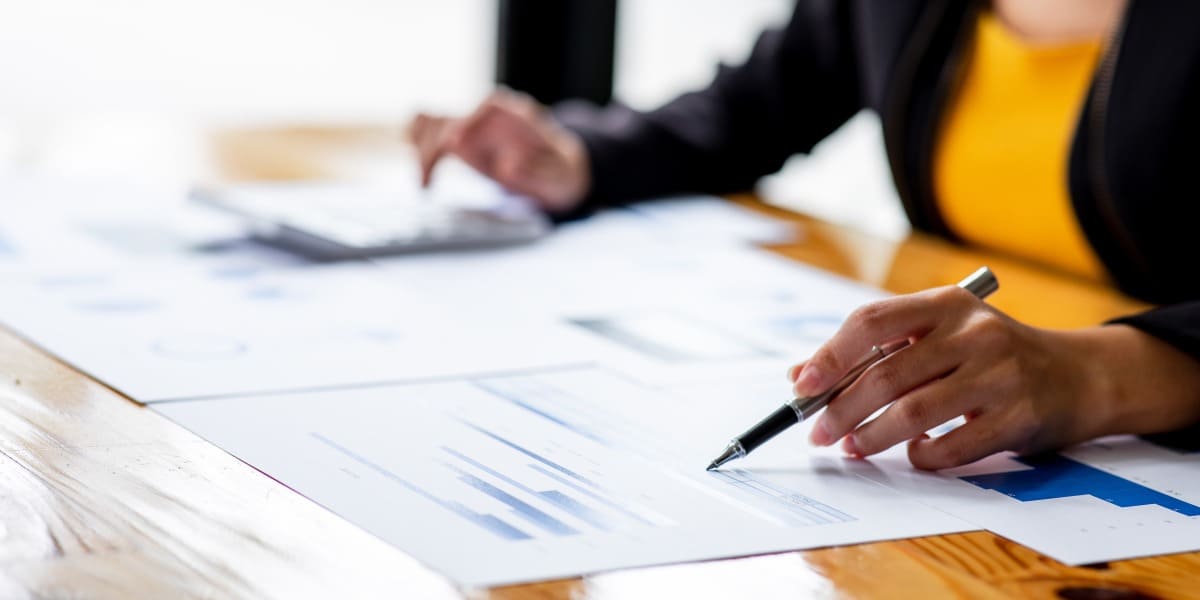 ホワイトペーパーとは？BtoBマーケティングで成果を出す活用方法と作り方を解説