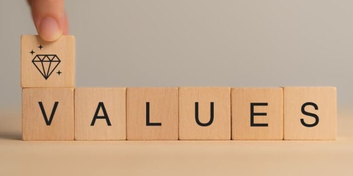 “ロゴを作る”から“価値を届ける”ブランドへ